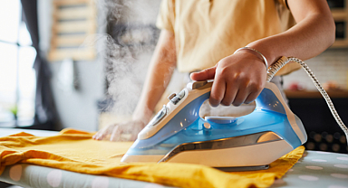 Kıyafetlerdeki kırışıklıklarla savaşmanızda en büyük yardımcınız olacak 2022'nin en iyi ütüleri ve markaları